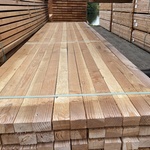 Ca. 77x Douglas regels fijnbezaagd , 50x75mm, lengte 400cm
